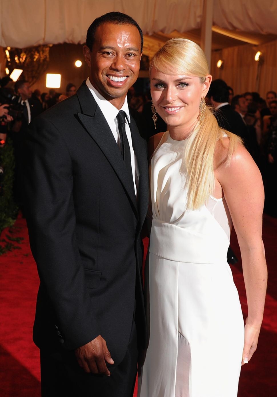 
	
	Từ chiến thắng sau những lần thi đấu và các hợp đồng quảng cáo, vợ chồng Tiger Woods và Lindsey Vonn đã thu về hơn 503 triệu USD.